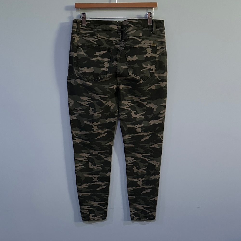 Kensie Jeans Women’s 12/31 Green Camo Skinny Ankle Pants Stretch Mid Rise - Picture 3 of 7